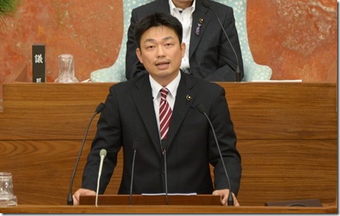 2015年6月23日本会議代表質問井坂議員3